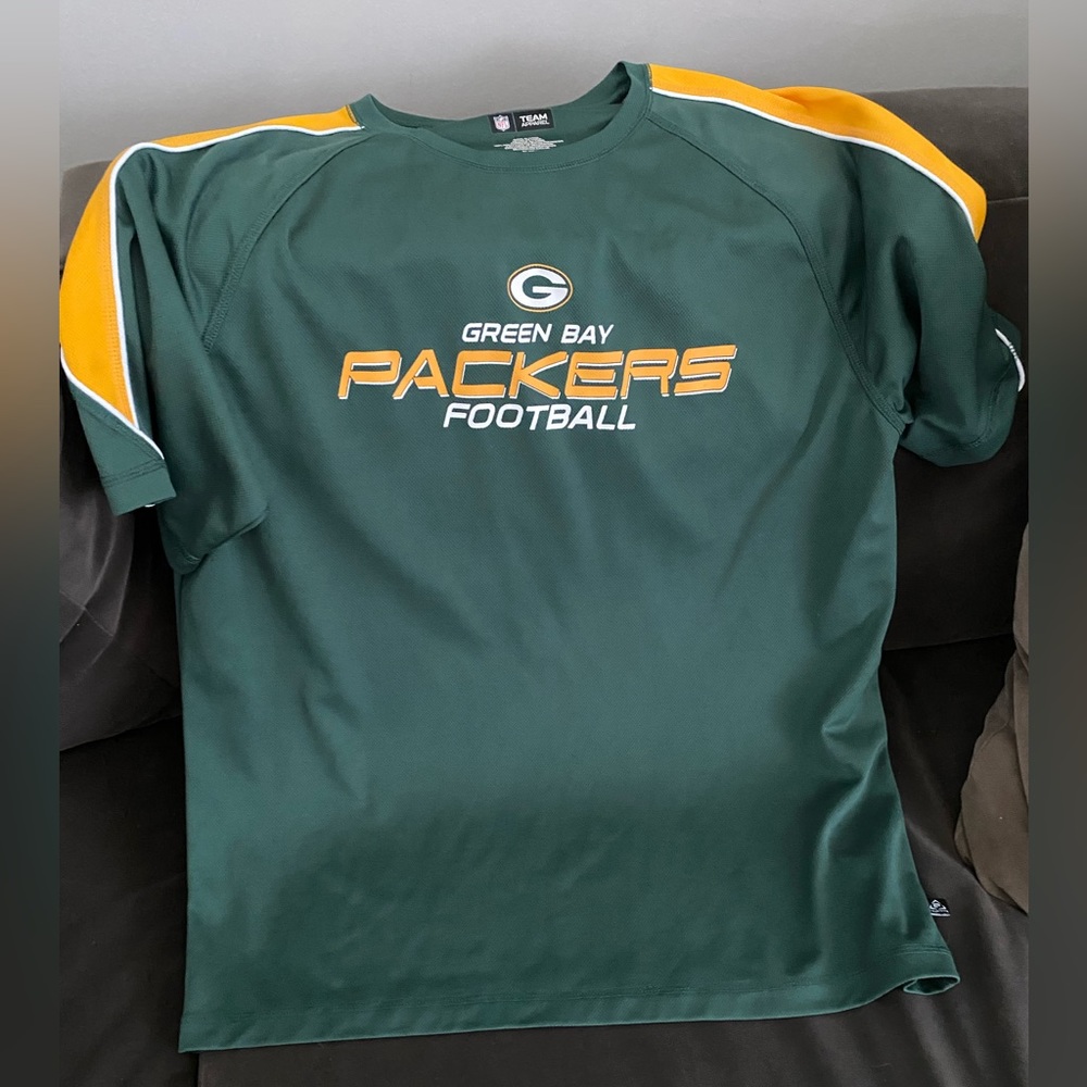 Men’s Green Bay packers shirt